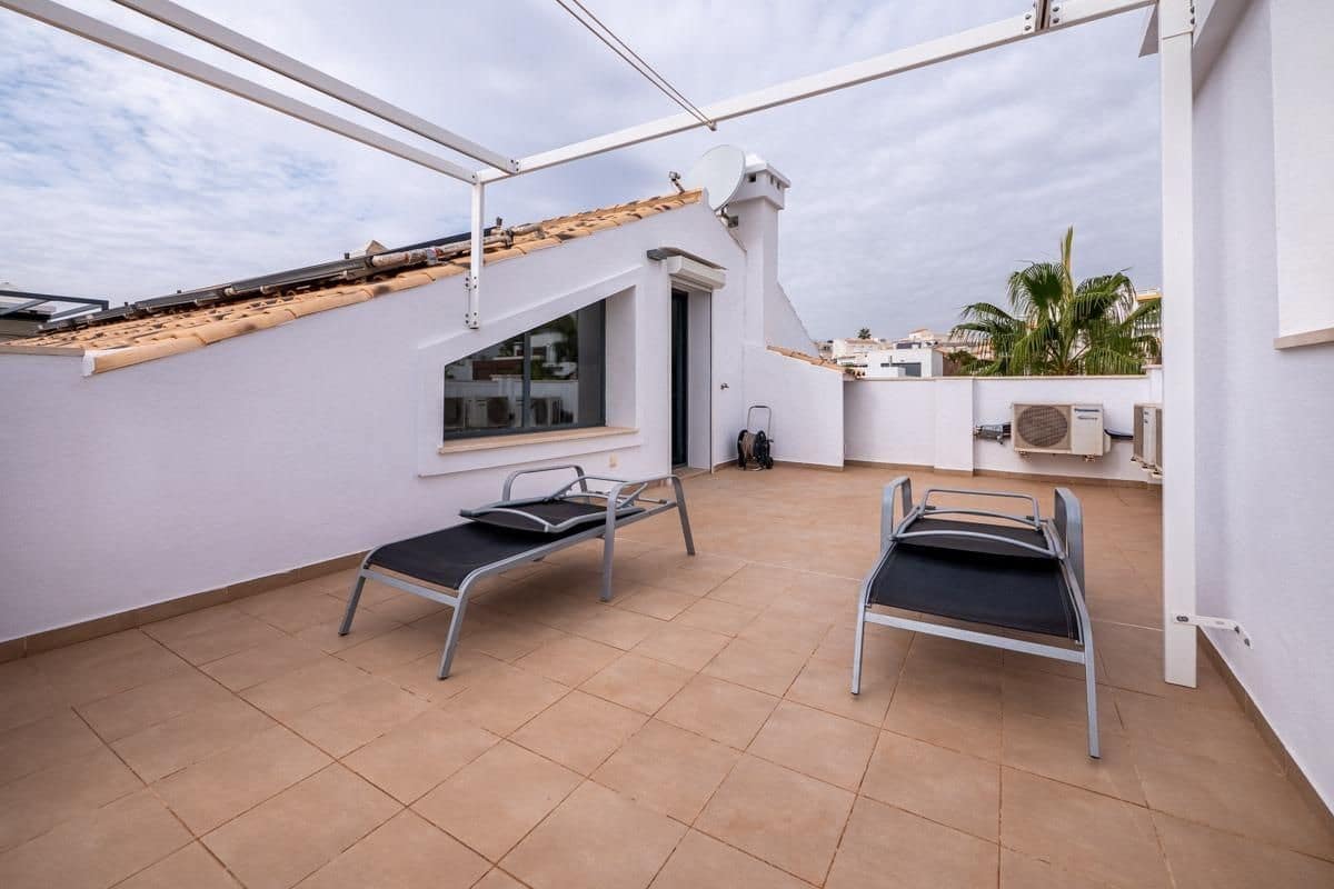 2 soverom Villa til salgs i Orihuela Costa med garasje - € 249 000 (Ref: 9571497)