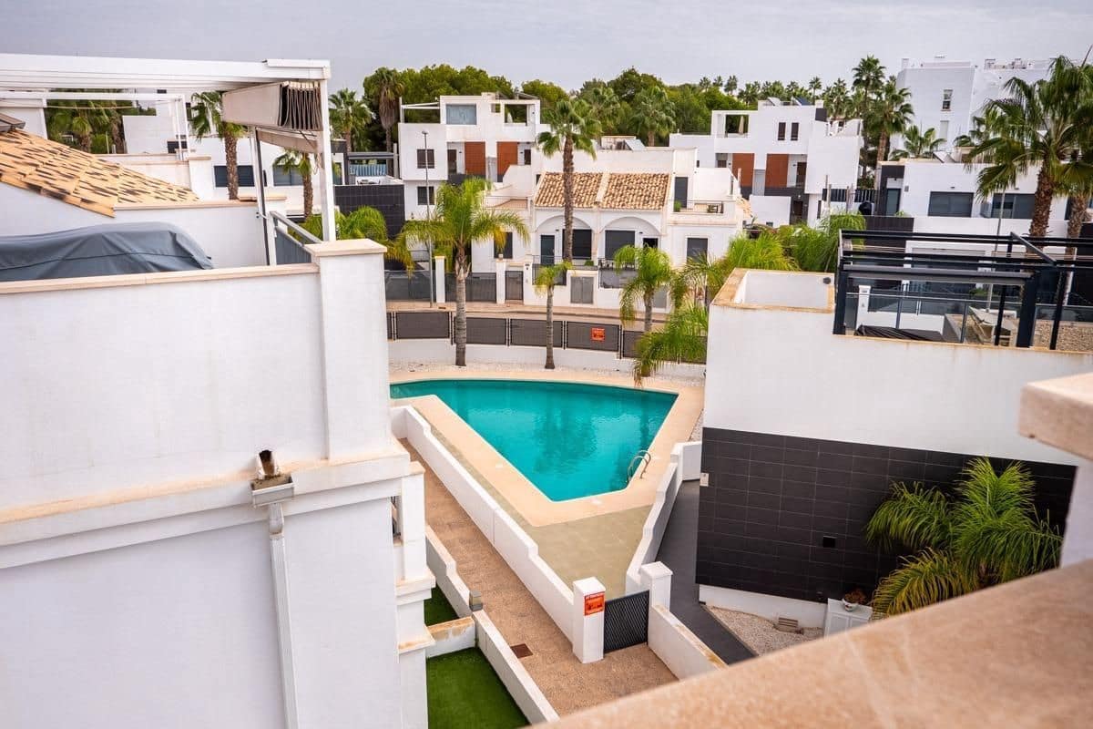 2 soverom Villa til salgs i Orihuela Costa med garasje - € 249 000 (Ref: 9571497)