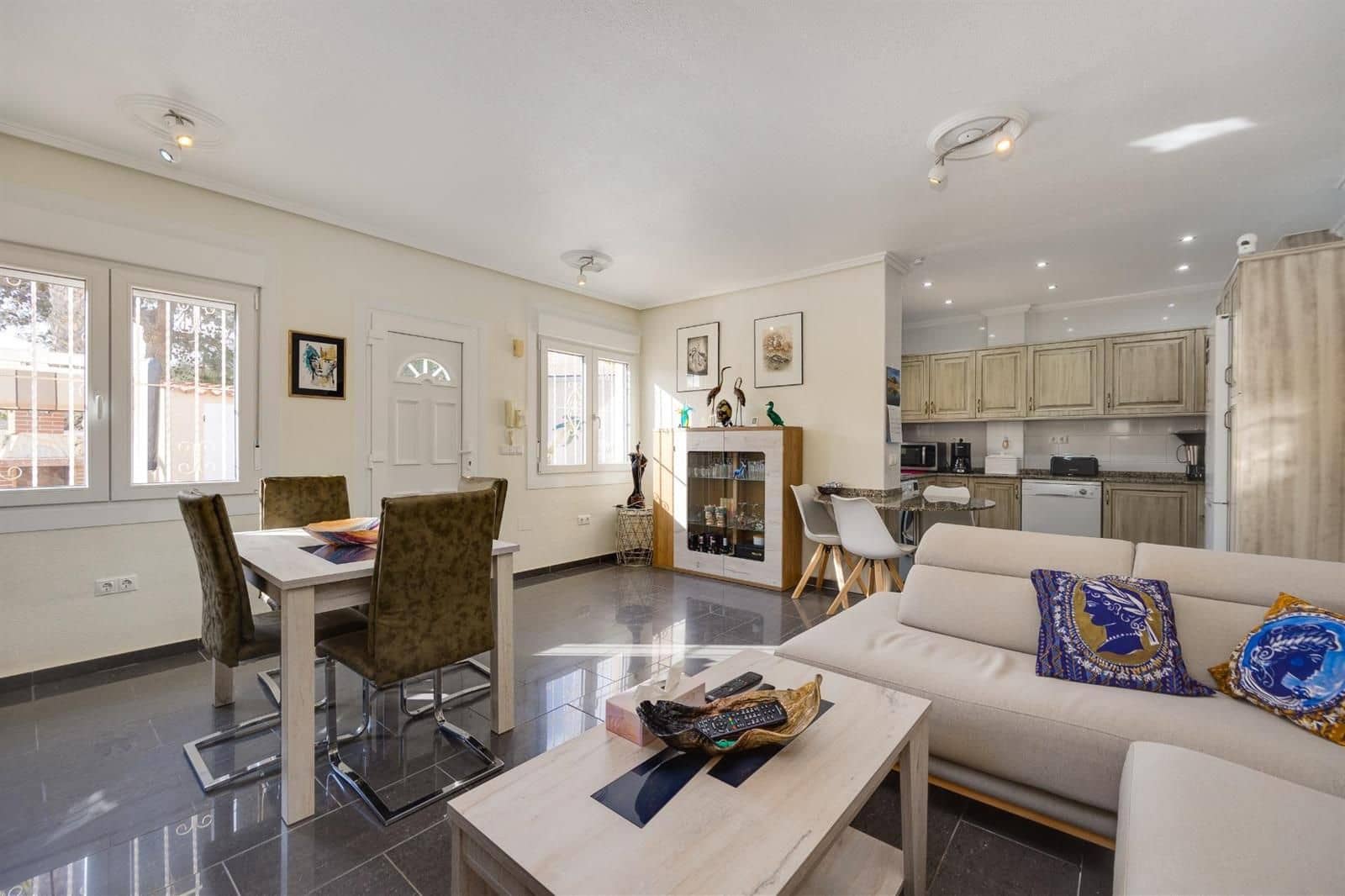 2 chambre Villa/Maison à vendre à La Marquesa avec piscine - 365 000 € (Ref: 9579971)