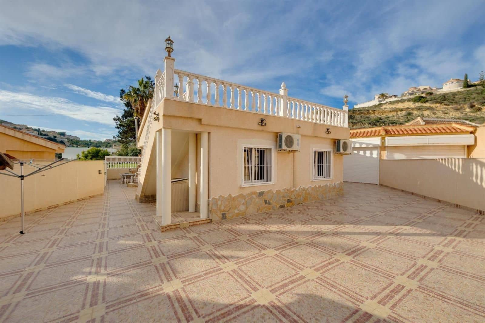 2 chambre Villa/Maison à vendre à La Marquesa avec piscine - 365 000 € (Ref: 9579971)