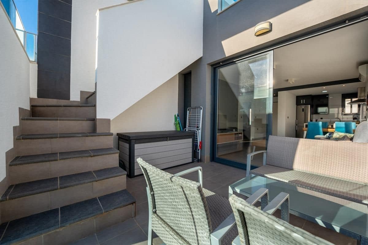 2 chambre Appartement à vendre à Torrevieja avec garage - 299 000 € (Ref: 9579972)