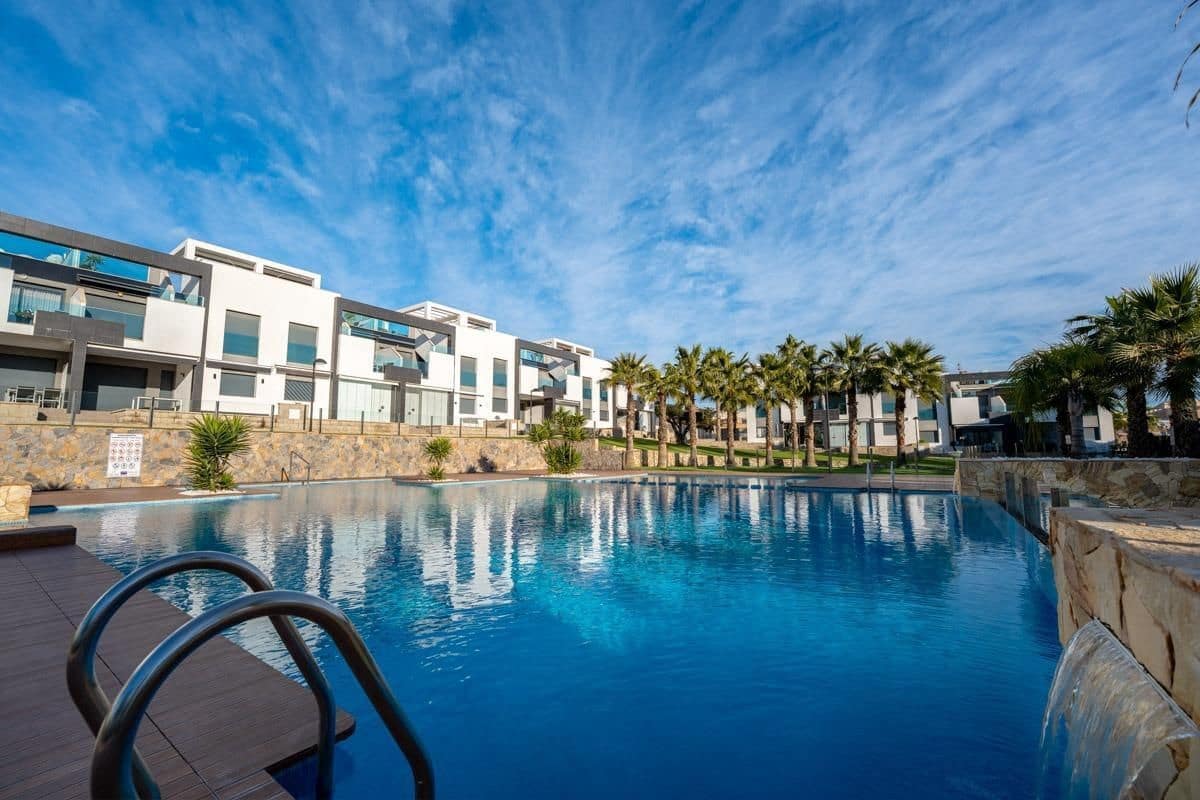 2 chambre Appartement à vendre à Torrevieja avec garage - 299 000 € (Ref: 9579972)