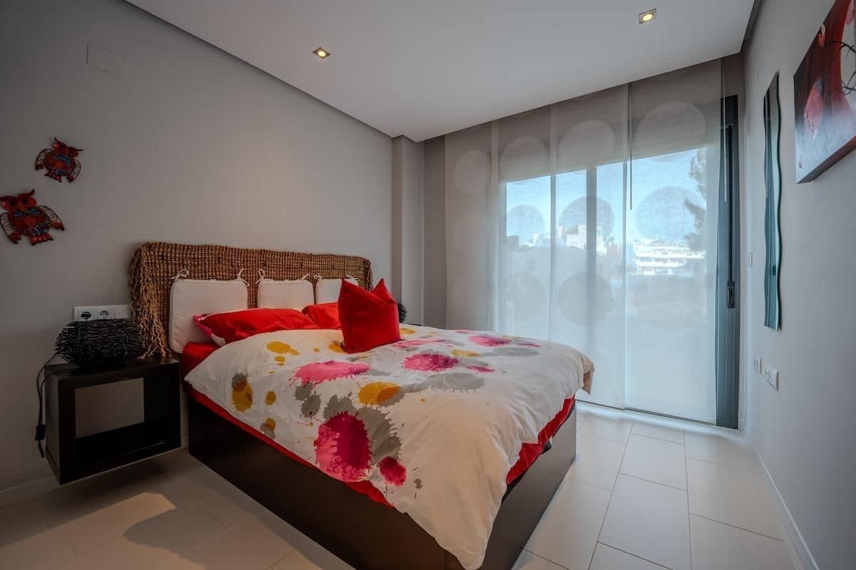 Chalet de 2 habitaciones en Orihuela Costa en venta con garaje - 289.500 € (Ref: 9579974)