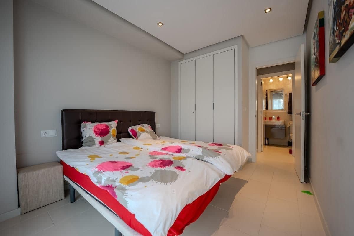 Chalet de 2 habitaciones en Orihuela Costa en venta con garaje - 289.500 € (Ref: 9579974)