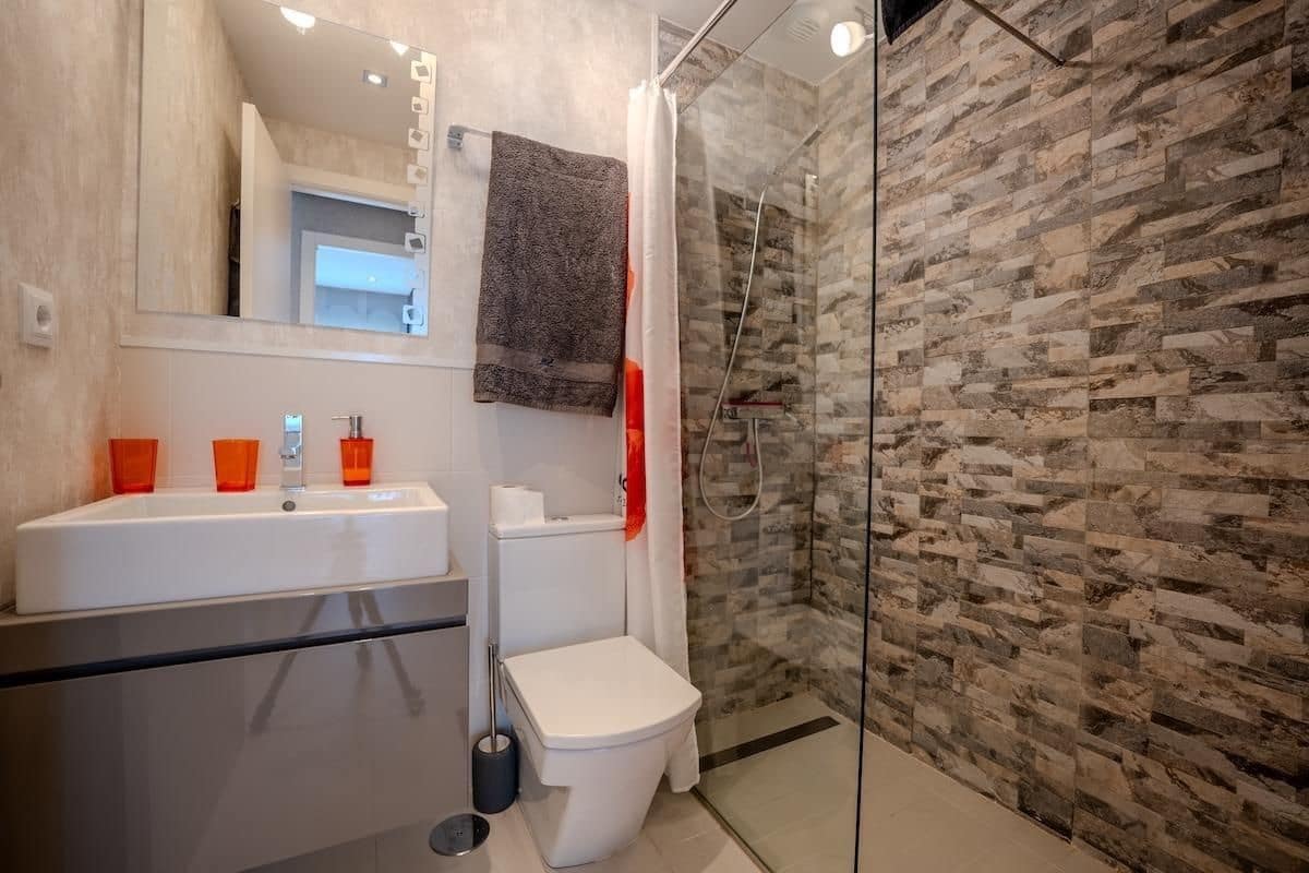 Chalet de 2 habitaciones en Orihuela Costa en venta con garaje - 289.500 € (Ref: 9579974)