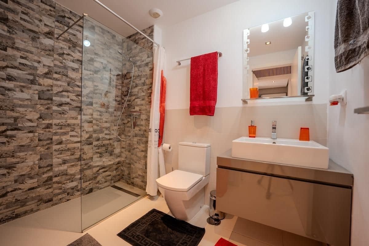 Chalet de 2 habitaciones en Orihuela Costa en venta con garaje - 289.500 € (Ref: 9579974)