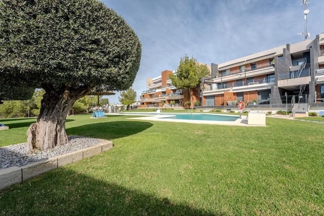 2 makuuhuone Huvila myytävänä paikassa Villamartin, Orihuela mukana 
autotalli - 289 500 € (Ref: 9579974)