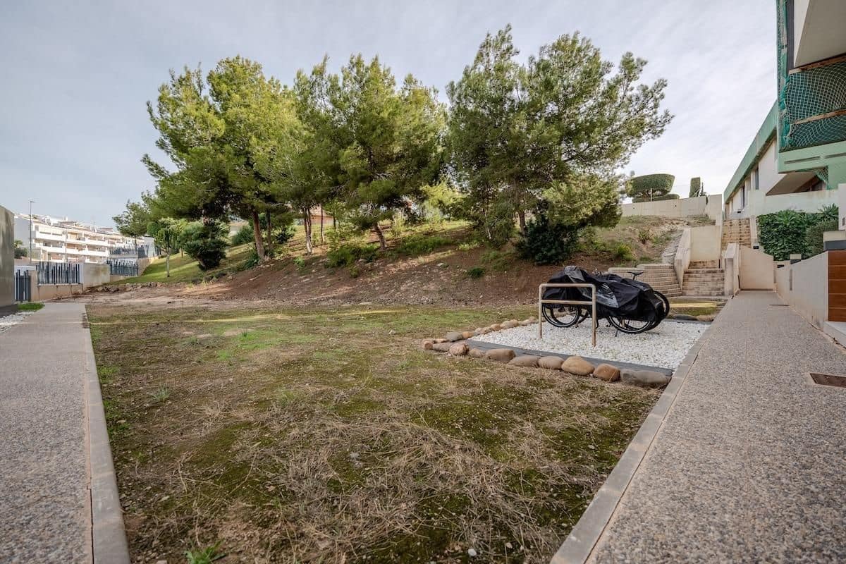 Chalet de 2 habitaciones en Orihuela Costa en venta con garaje - 289.500 € (Ref: 9579974)