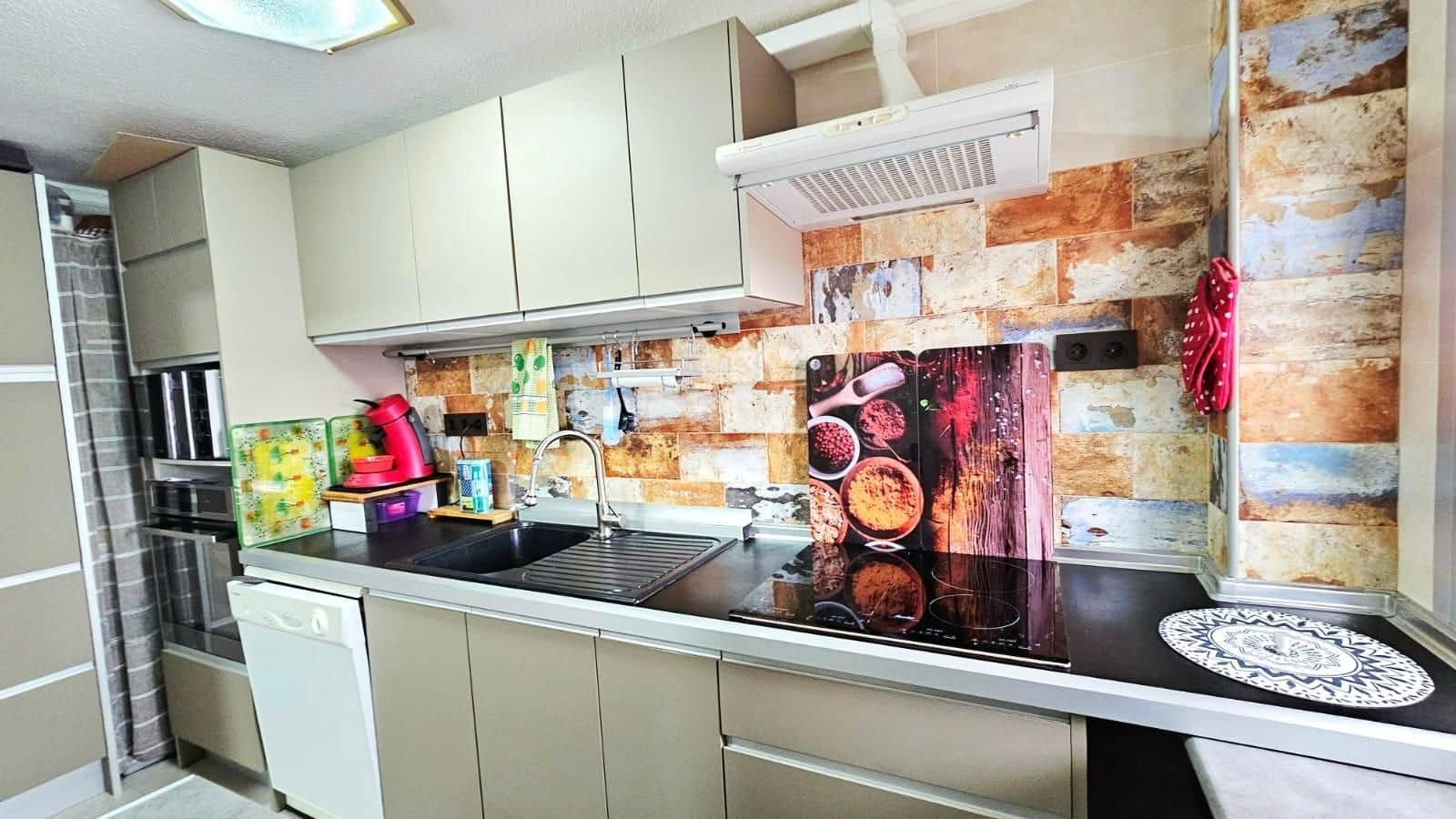 2 slaapkamer Flat te koop in Torrevieja met zwembad - € 169.000 (Ref: 9588048)