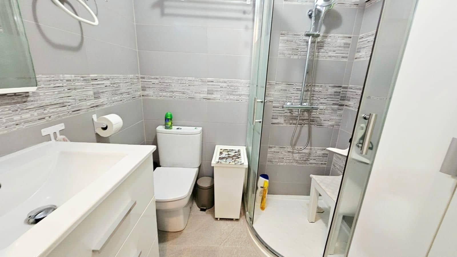 2 slaapkamer Flat te koop in Torrevieja met zwembad - € 169.000 (Ref: 9588048)