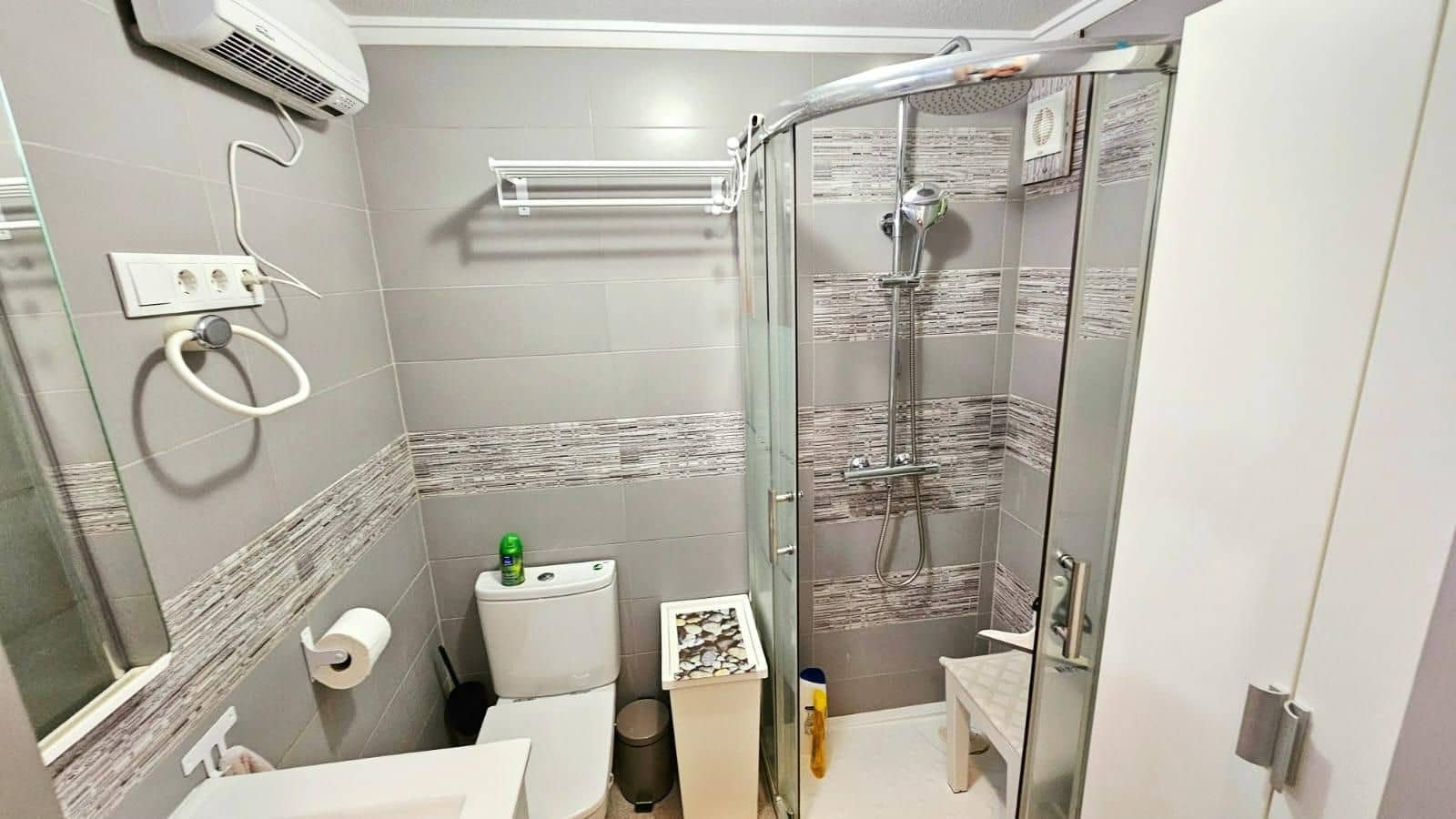 2 slaapkamer Flat te koop in Torrevieja met zwembad - € 169.000 (Ref: 9588048)