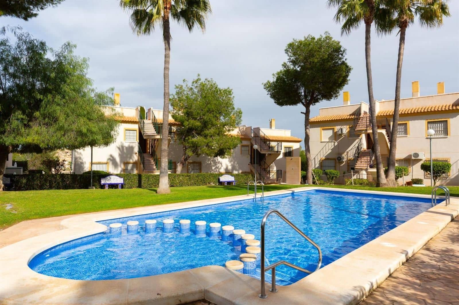 Chalet de 2 habitaciones en Filipinas en venta con piscina garaje - 124.900 € (Ref: 9592014)