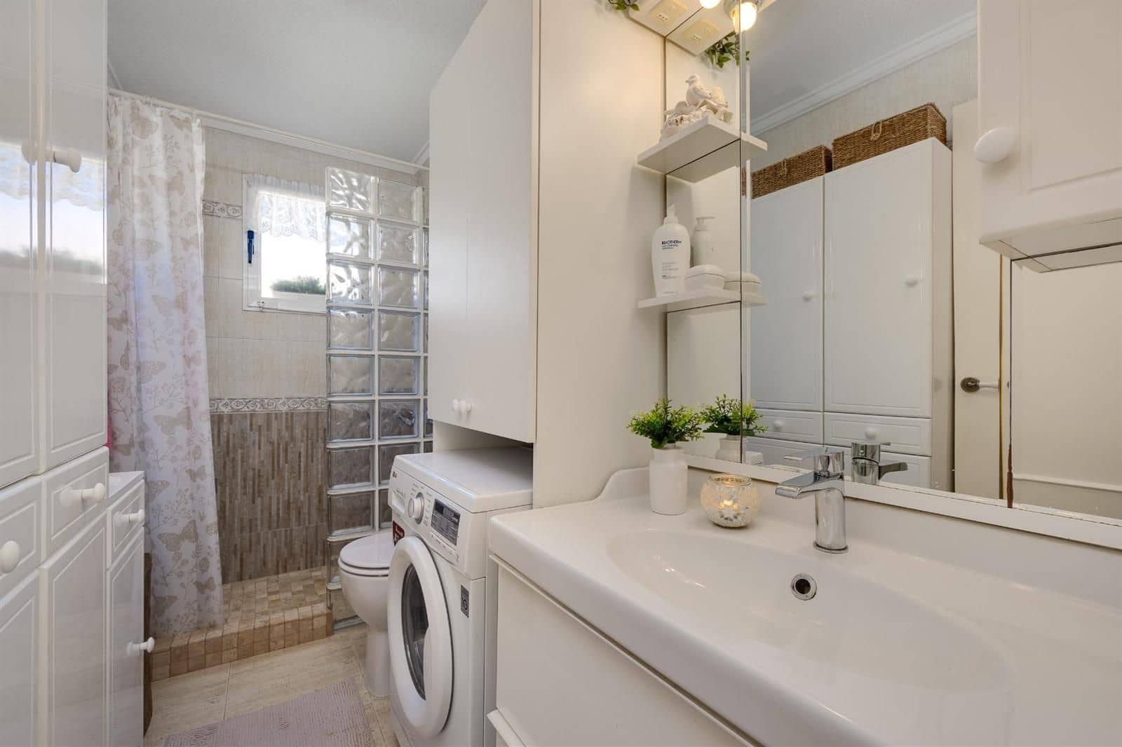 Chalet de 2 habitaciones en Torrevieja en venta con piscina - 129.900 € (Ref: 9592015)