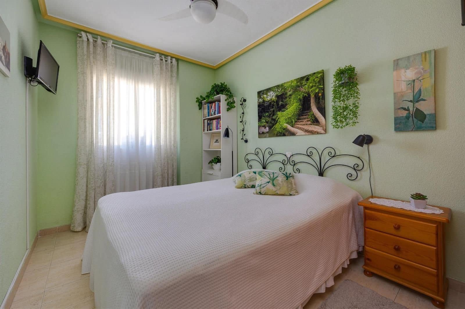 Chalet de 2 habitaciones en Torrevieja en venta con piscina - 129.900 € (Ref: 9592015)