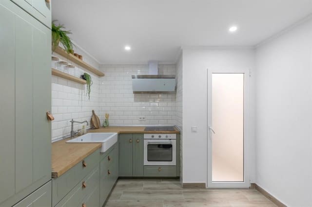 3 chambre Maison de Ville à vendre à Centro - Muelle Pesquero, Torrevieja - 299 900 € (Ref: 9603275)