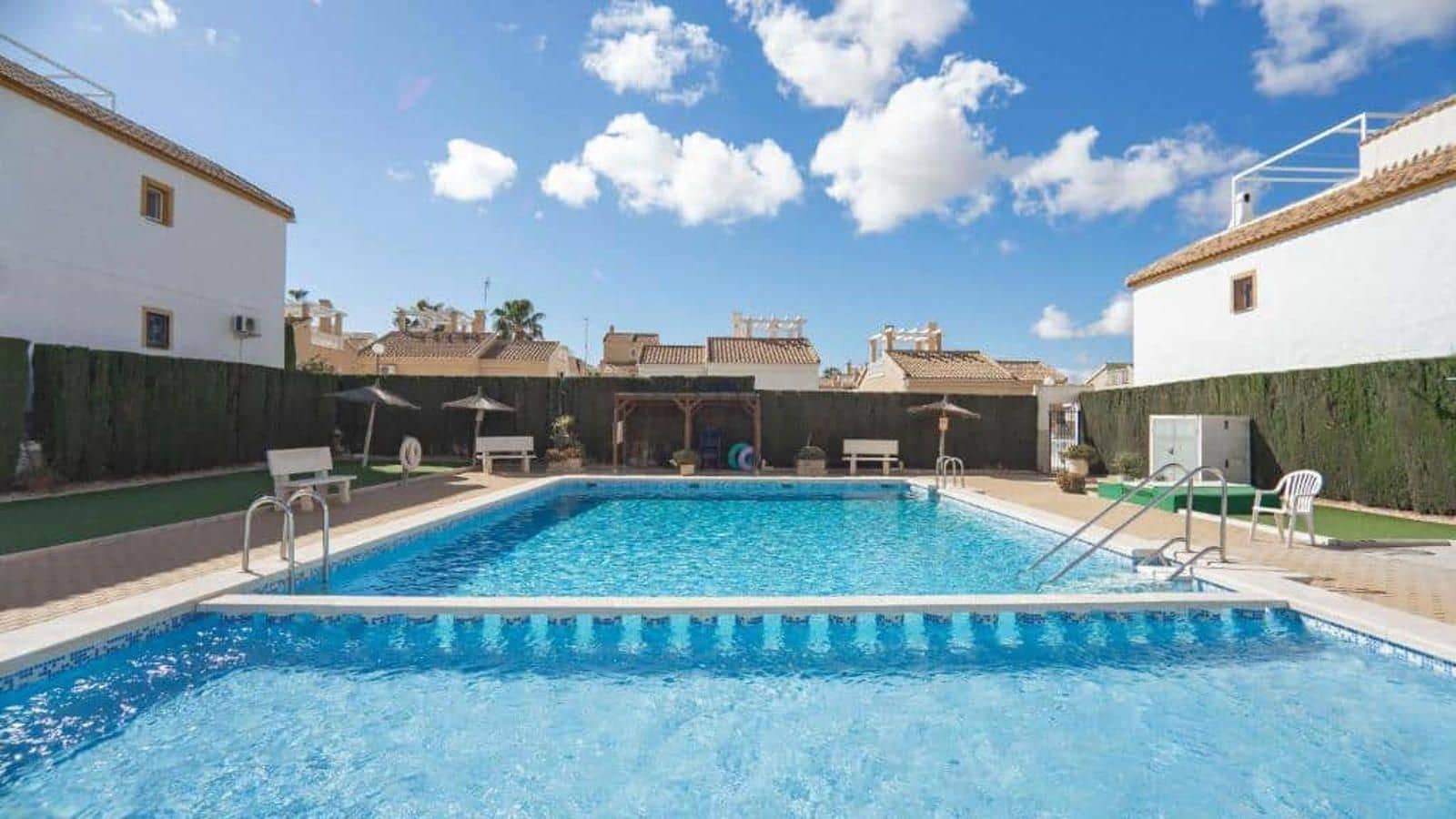 2 bedroom Villa for sale in Los Altos with pool - € 149,900 (Ref: 9606775)