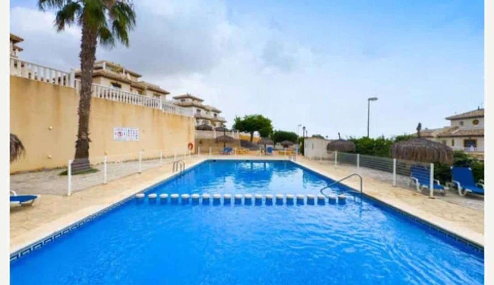 2 bedroom Flat for sale in Orihuela Costa with pool - € 135,000 (Ref: 9606776)