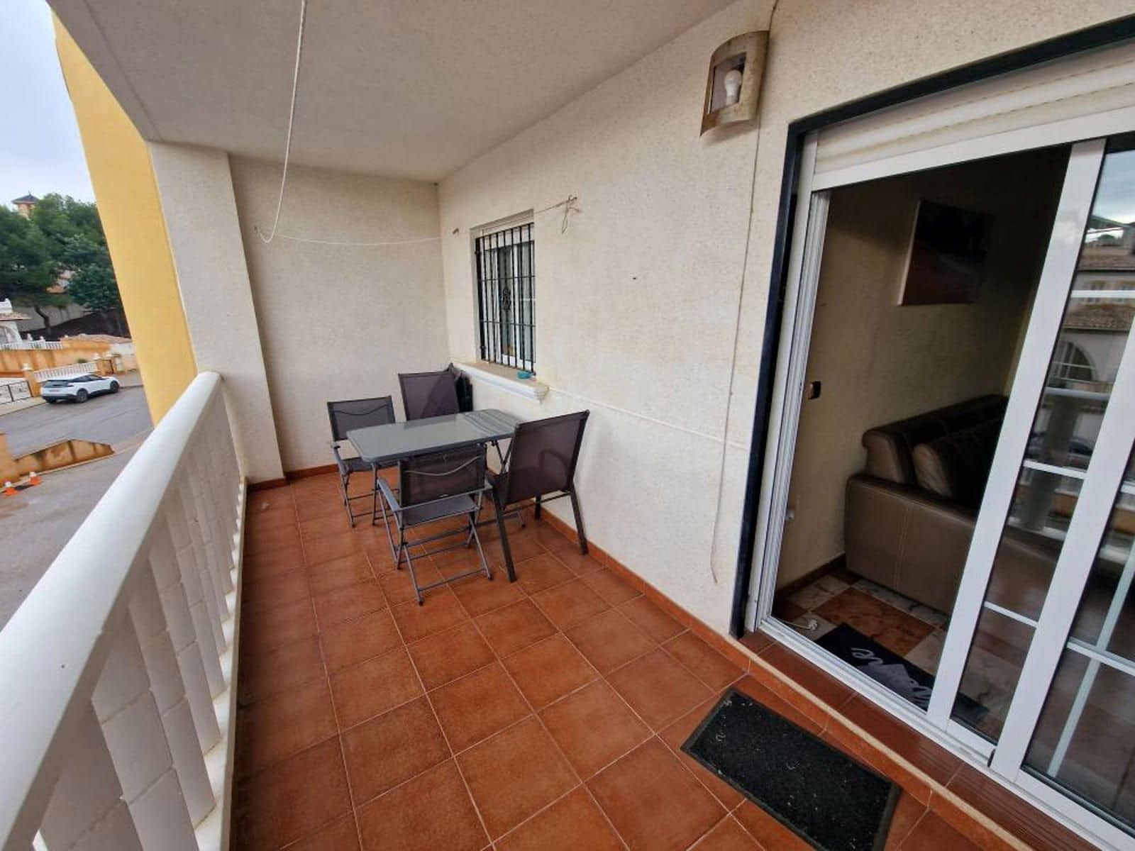 2 bedroom Flat for sale in Orihuela Costa with pool - € 135,000 (Ref: 9606776)