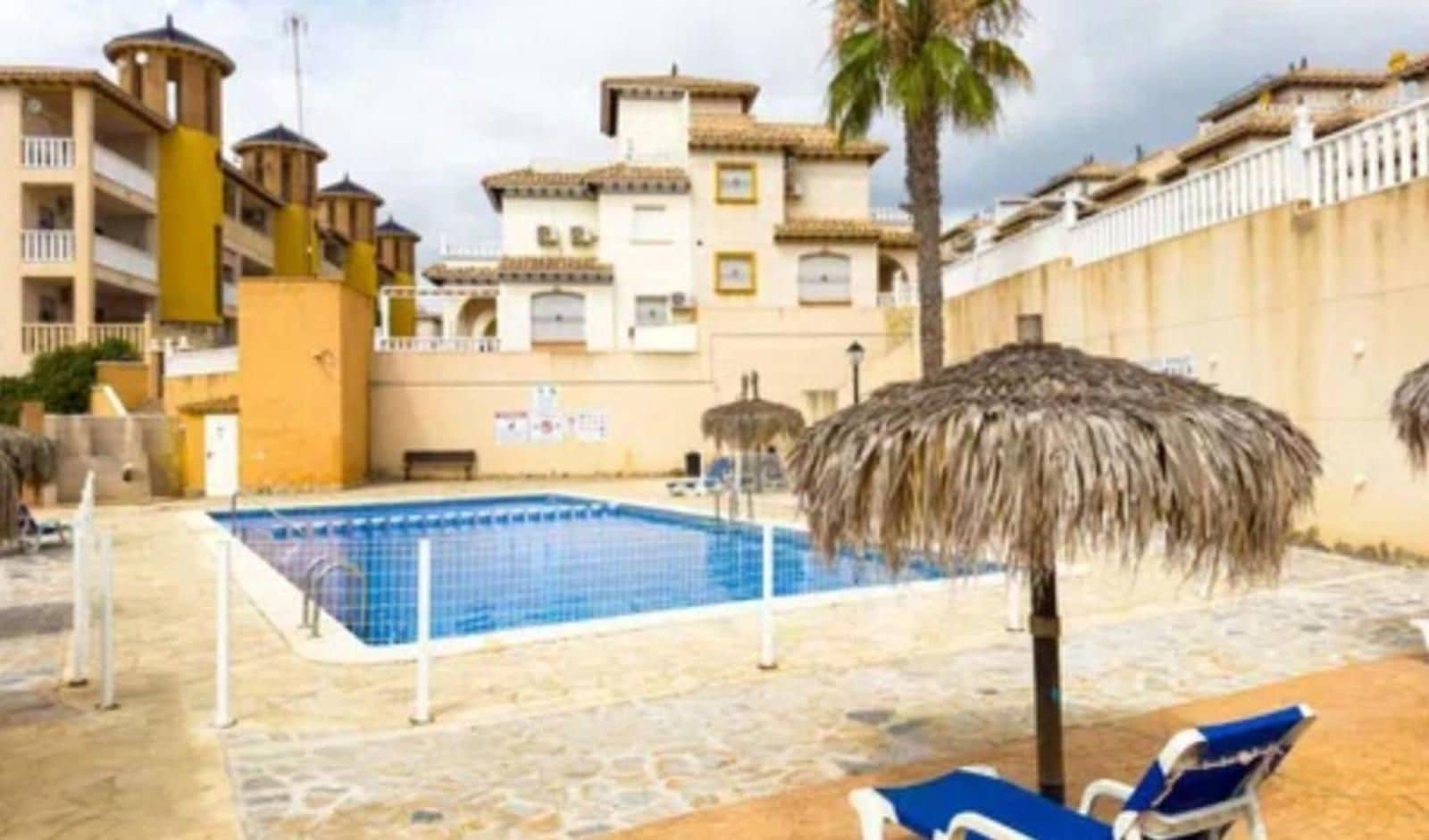 2 bedroom Flat for sale in Orihuela Costa with pool - € 135,000 (Ref: 9606776)