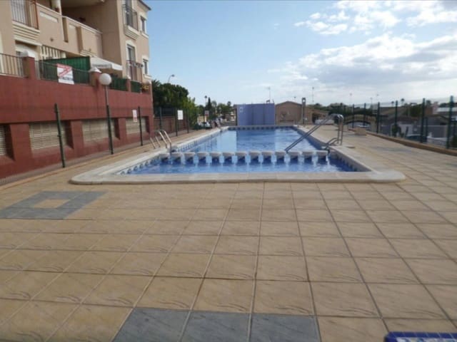 3 makuuhuone Asunto myytävänä paikassa La Florida, Orihuela mukana uima-altaan - 194 995 € (Ref: 9623134)