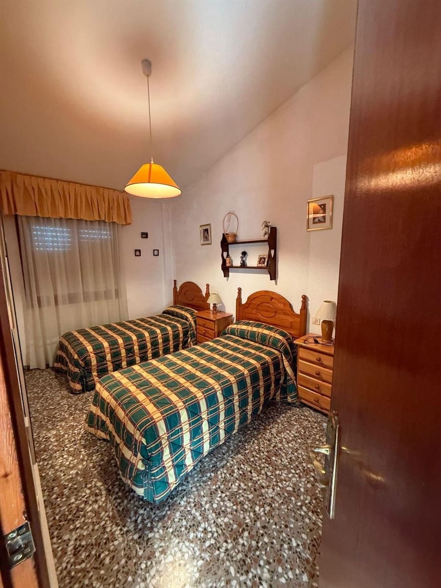 3 slaapkamer Villa te koop in Torrevieja met garage - € 196.000 (Ref: 9623139)