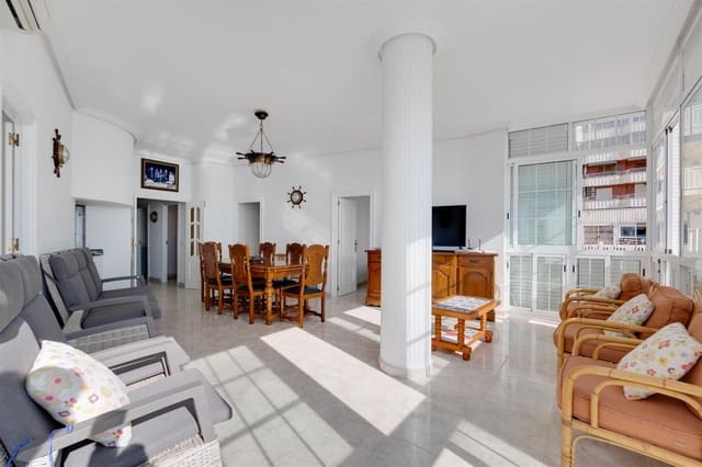 4 bedroom Flat for sale in Playa del Acequión, Torrevieja with garage - € 389,500 (Ref: 9623145)