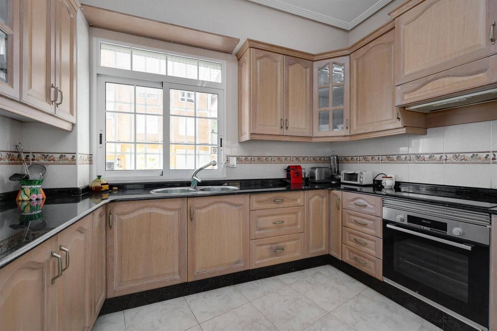 4 bedroom Flat for sale in Torrevieja with garage - € 389,500 (Ref: 9623145)