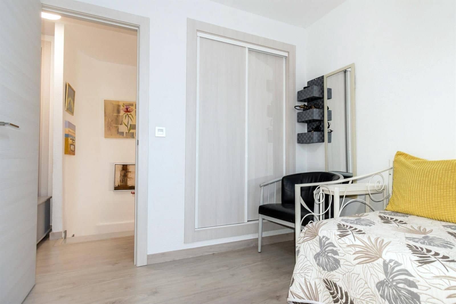 2 makuuhuone Omakotitalo myytävänä paikassa Torrevieja mukana uima-altaan - 190 000 € (Ref: 9628042)