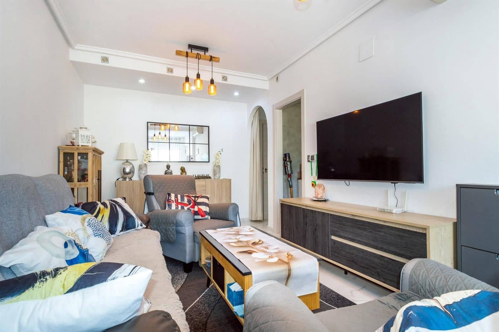 2 makuuhuone Omakotitalo myytävänä paikassa Torrevieja mukana uima-altaan - 190 000 € (Ref: 9628042)