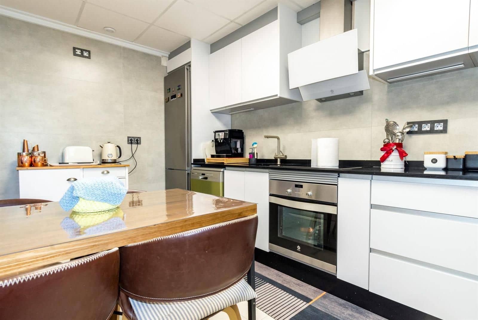 2 makuuhuone Omakotitalo myytävänä paikassa Torrevieja mukana uima-altaan - 190 000 € (Ref: 9628042)