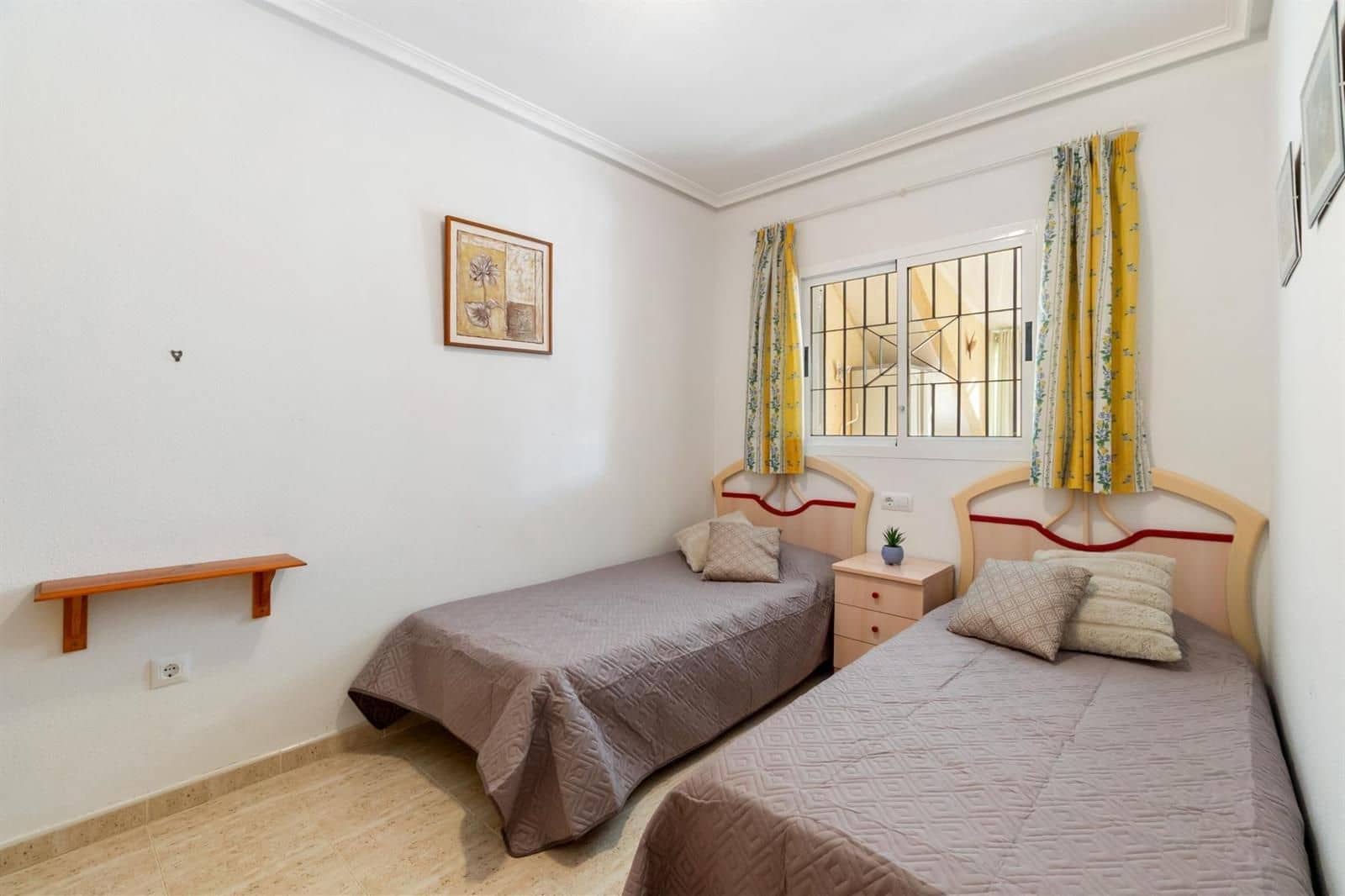 2 makuuhuone Huvila myytävänä paikassa Orihuela Costa mukana uima-altaan - 185 000 € (Ref: 9628044)