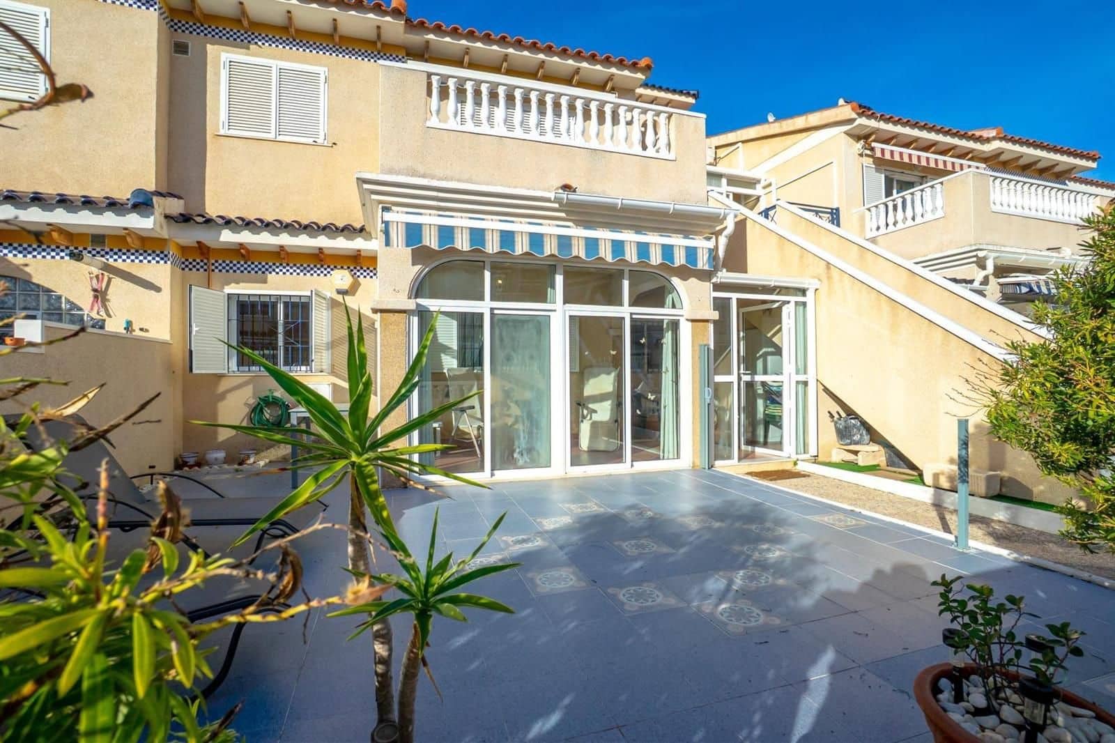 2 makuuhuone Huvila myytävänä paikassa Orihuela Costa mukana uima-altaan - 185 000 € (Ref: 9628044)