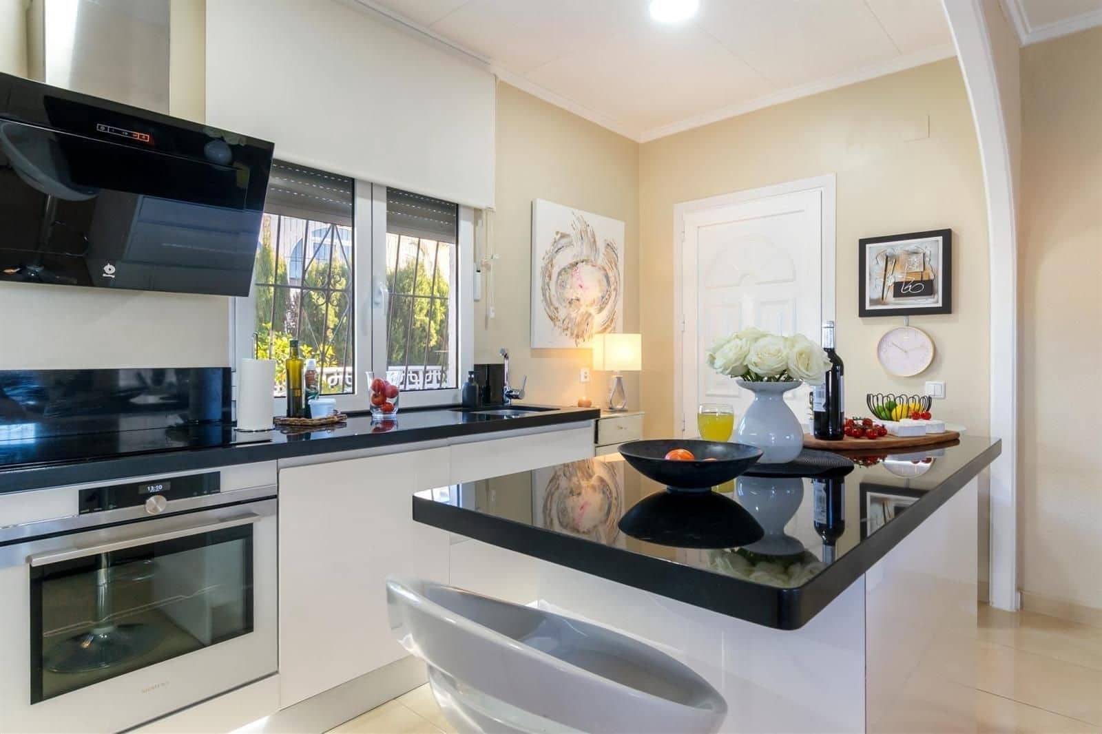 3 chambre Villa/Maison à vendre à El Chaparral avec piscine garage - 359 000 € (Ref: 9628045)