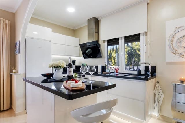 3 chambre Villa/Maison à vendre à El Chaparral, Torrevieja avec piscine garage - 359 000 € (Ref: 9628045)