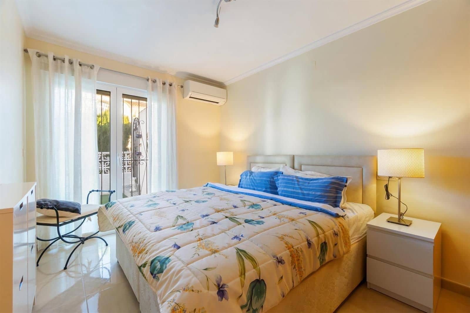 3 chambre Villa/Maison à vendre à El Chaparral avec piscine garage - 359 000 € (Ref: 9628045)