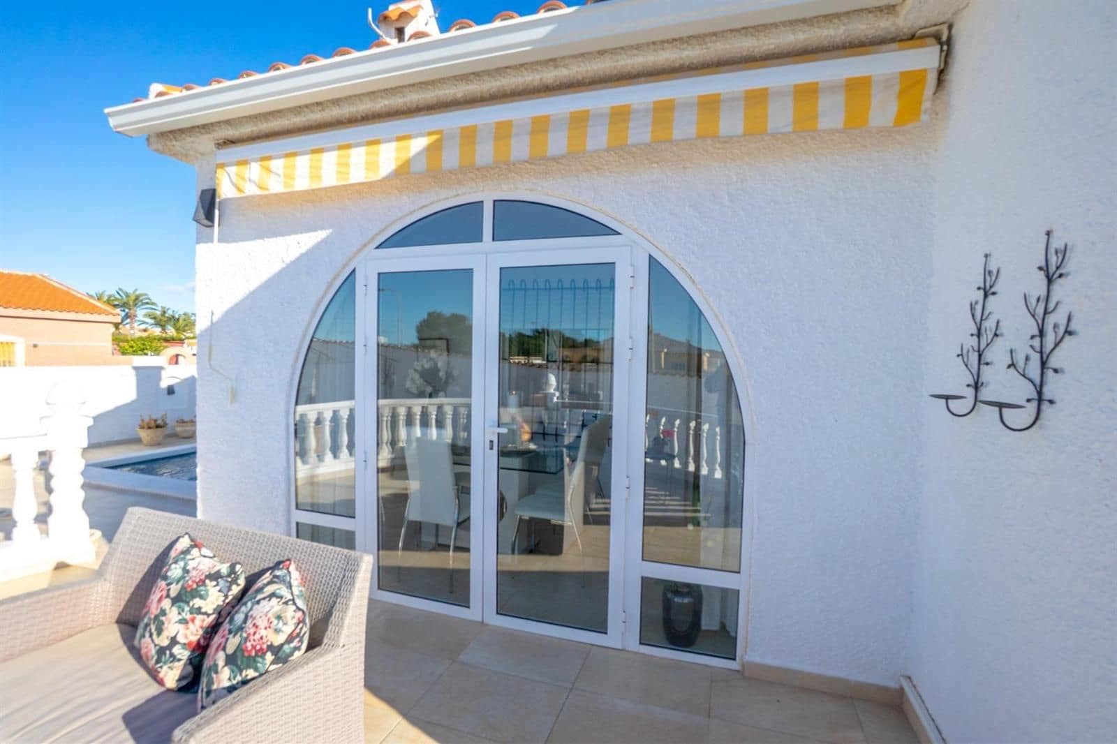 3 chambre Villa/Maison à vendre à El Chaparral avec piscine garage - 359 000 € (Ref: 9628045)