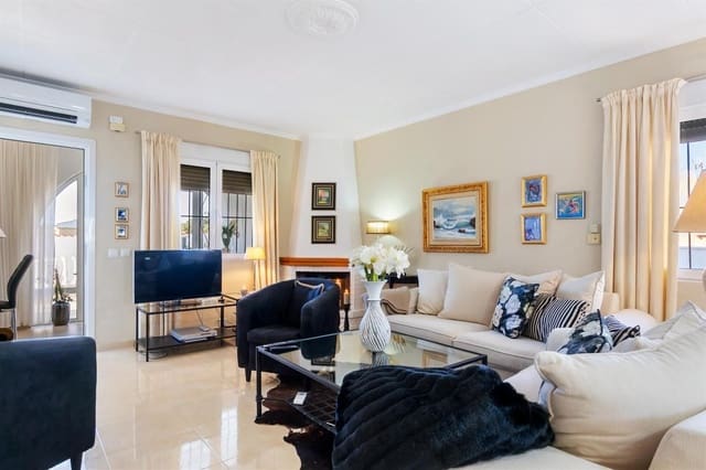 3 chambre Villa/Maison à vendre à El Chaparral, Torrevieja avec piscine garage - 359 000 € (Ref: 9628045)