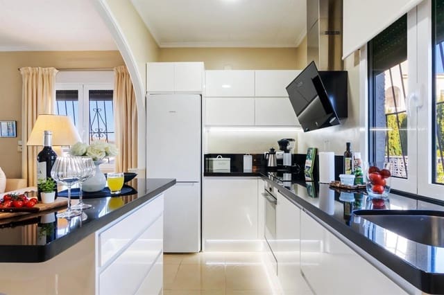 3 chambre Villa/Maison à vendre à El Chaparral, Torrevieja avec piscine garage - 359 000 € (Ref: 9628045)