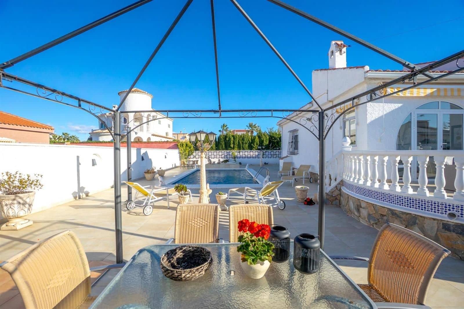 3 chambre Villa/Maison à vendre à El Chaparral avec piscine garage - 359 000 € (Ref: 9628045)