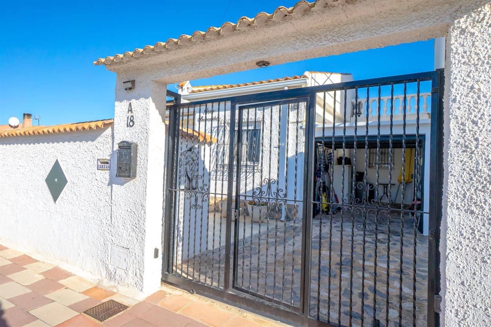 3 chambre Villa/Maison à vendre à El Chaparral avec piscine garage - 359 000 € (Ref: 9628045)