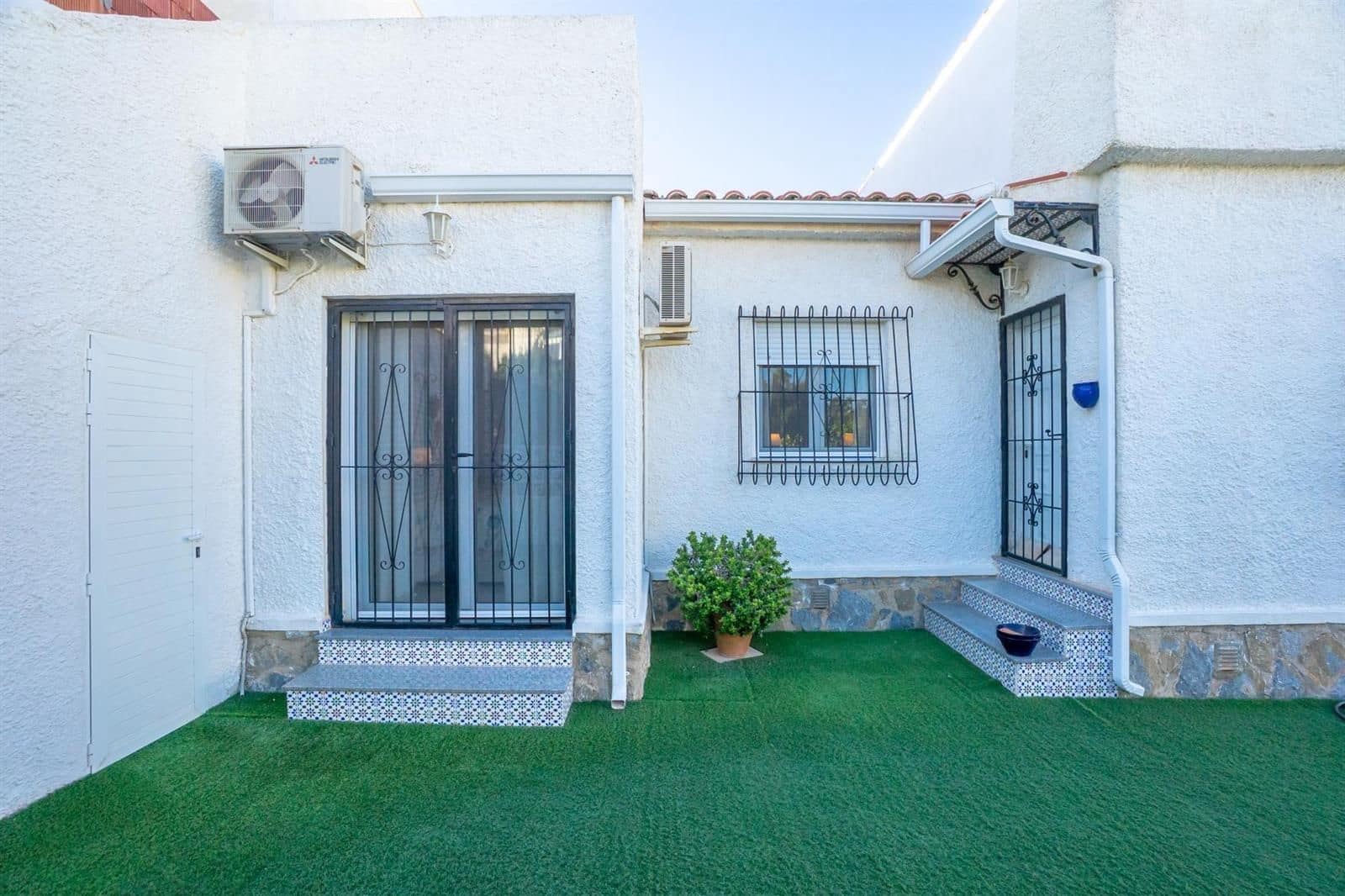 3 chambre Villa/Maison à vendre à El Chaparral avec piscine garage - 359 000 € (Ref: 9628045)