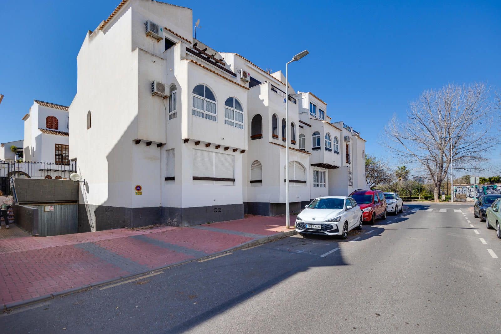 2 slaapkamer Villa te koop in Torrevieja met zwembad - € 159.900 (Ref: 9654430)