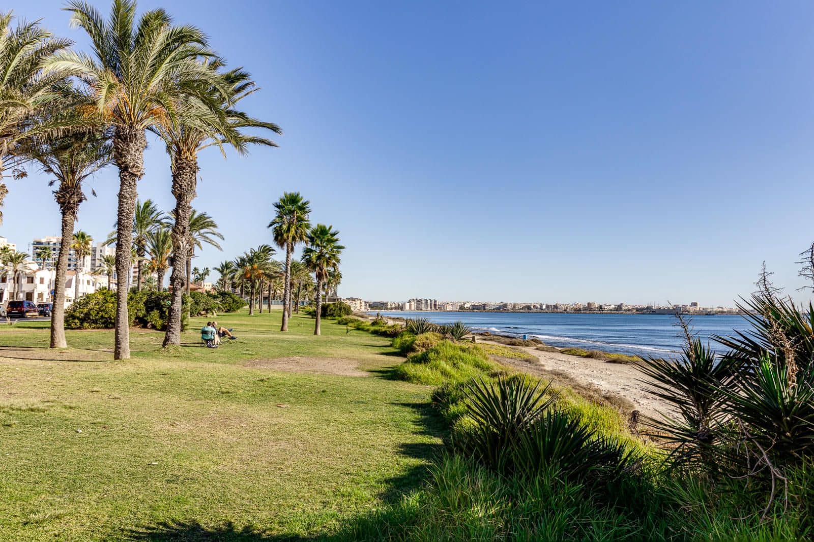 2 slaapkamer Villa te koop in Torrevieja met zwembad - € 159.900 (Ref: 9654430)