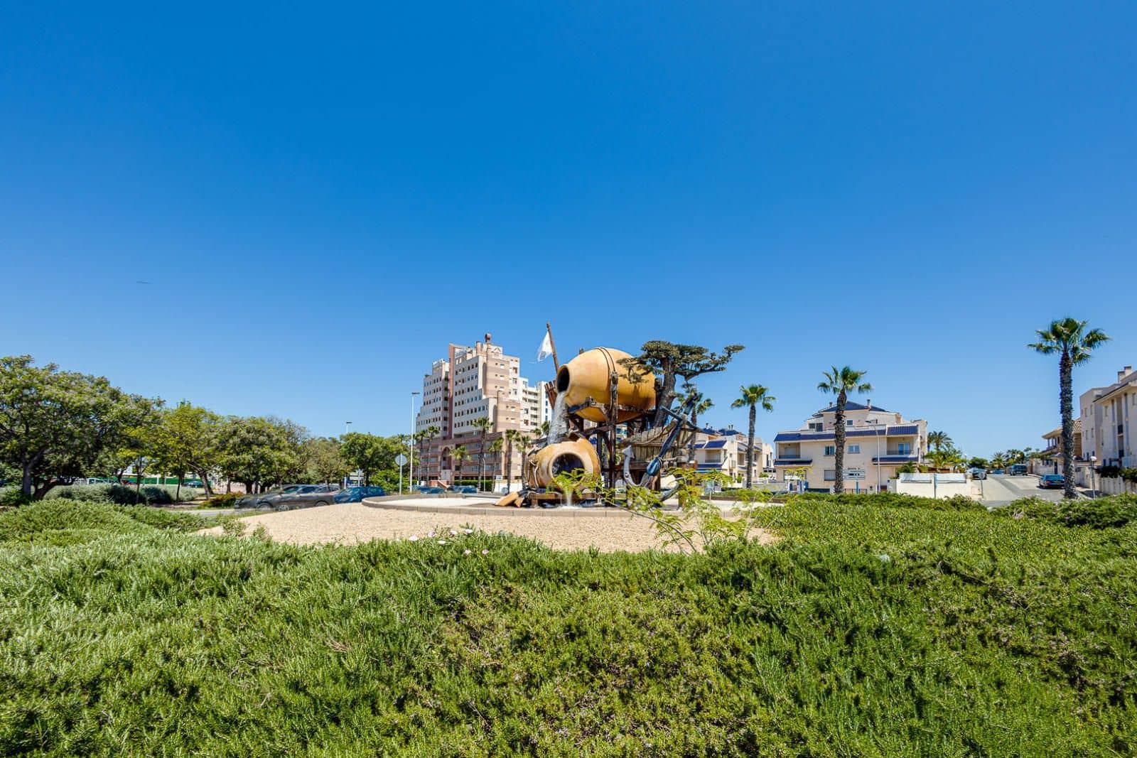 2 slaapkamer Villa te koop in Torrevieja met zwembad - € 159.900 (Ref: 9654430)