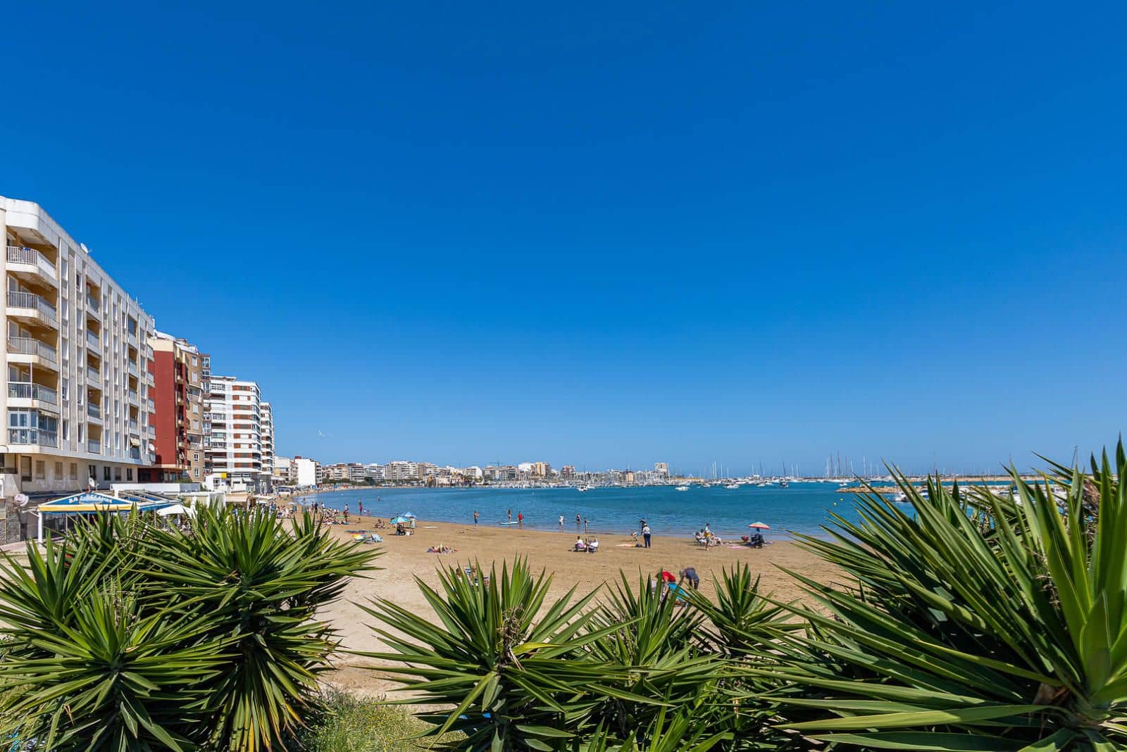 2 slaapkamer Villa te koop in Torrevieja met zwembad - € 159.900 (Ref: 9654430)