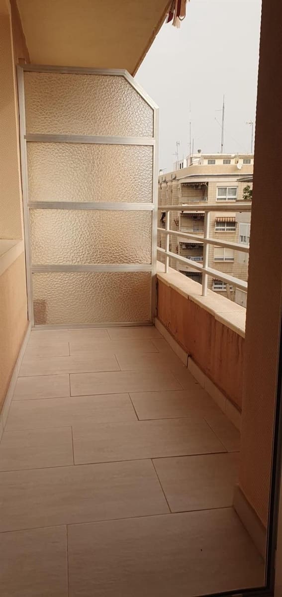 3 makuuhuone Asunto myytävänä paikassa Torrevieja - 159 075 € (Ref: 9656604)