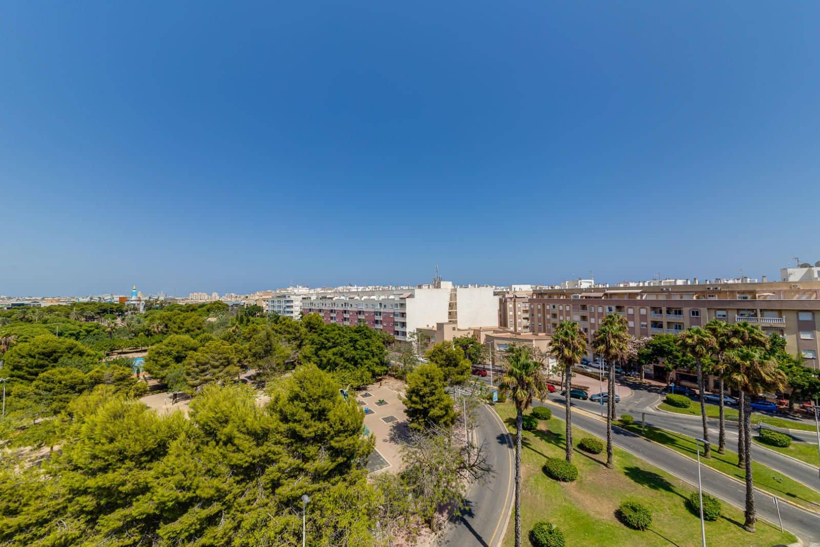 2 soveværelse Penthouse til salg i Torrevieja med swimmingpool - € 159.969 (Ref: 9665244)