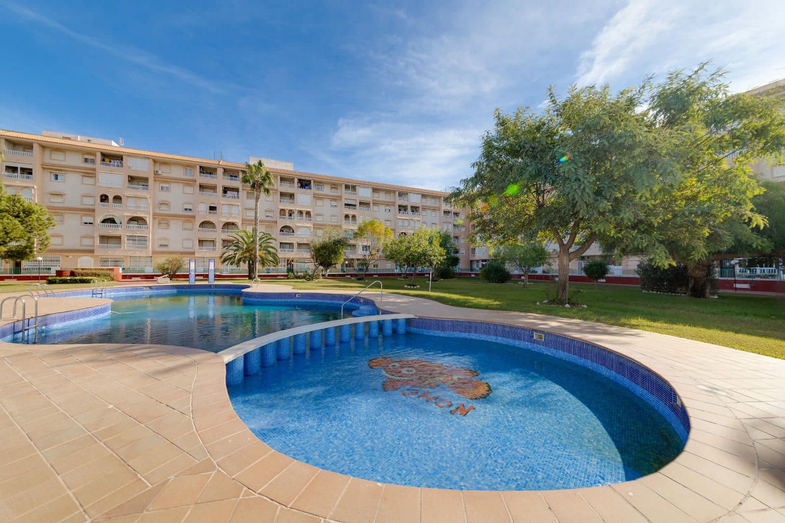 2 soveværelse Penthouse til salg i Torrevieja med swimmingpool - € 159.969 (Ref: 9665245)