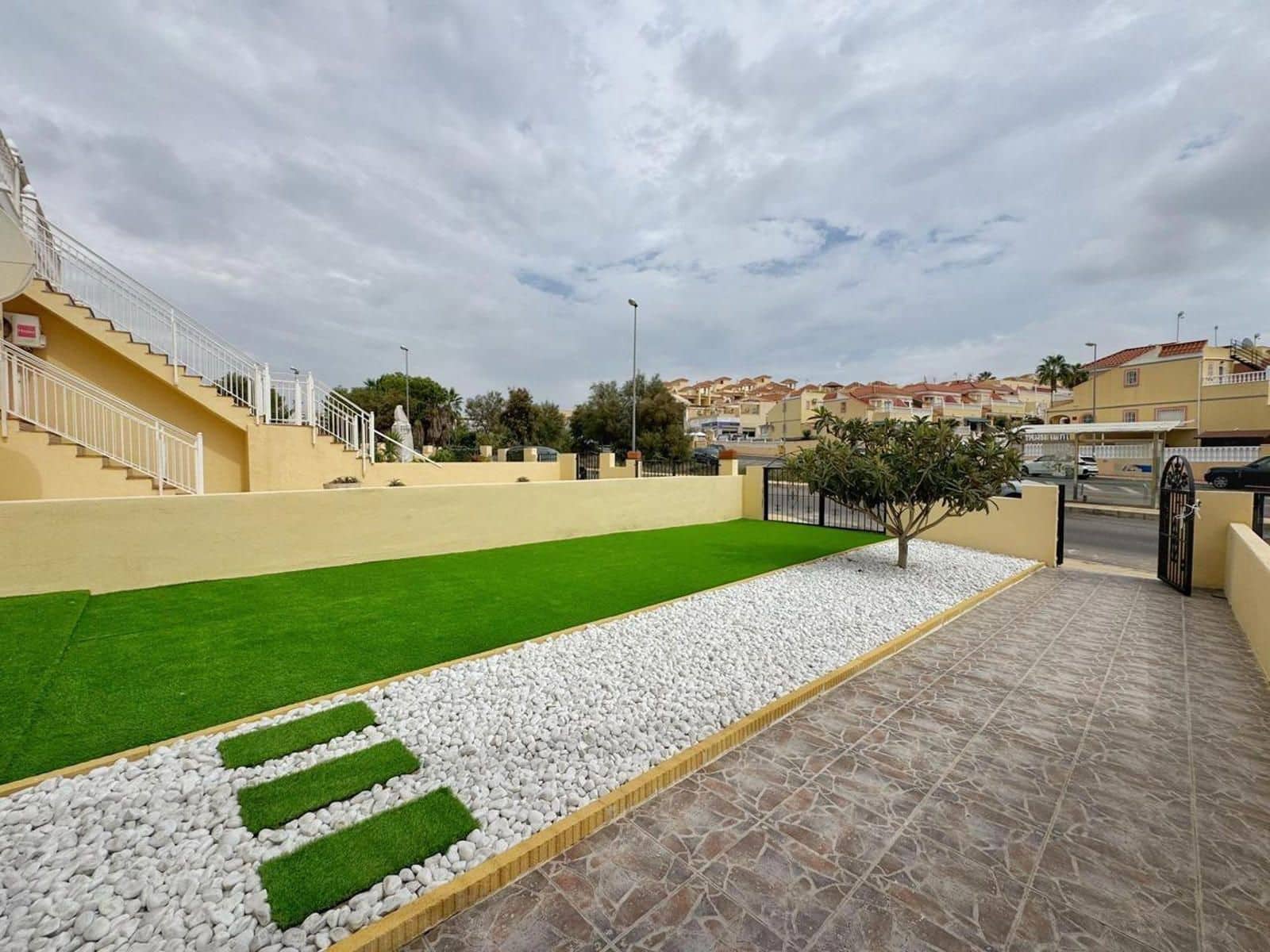 3 bedroom Villa for sale in Orihuela Costa with pool garage - € 189,000 (Ref: 9669446)