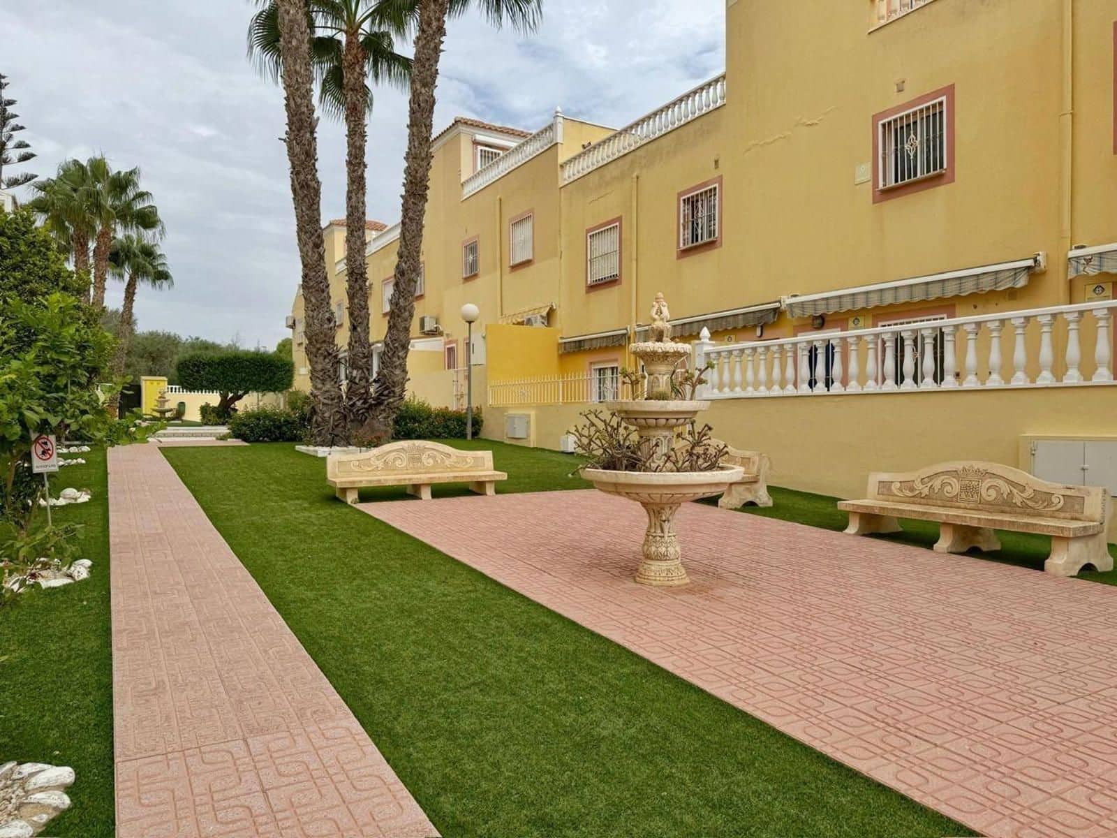 3 bedroom Villa for sale in Orihuela Costa with pool garage - € 189,000 (Ref: 9669446)